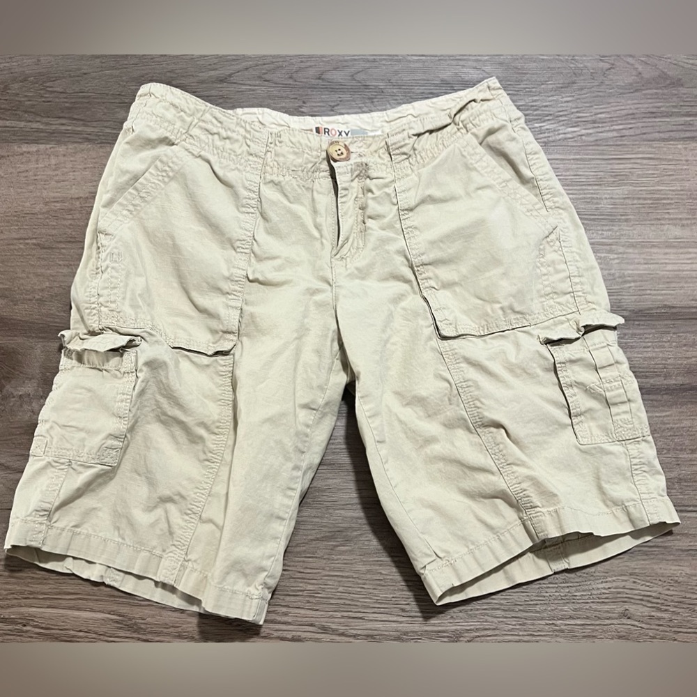 Junior's Roxy Y2K Cargo Shorts.